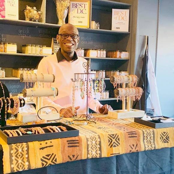 Meet your Posher, Lorenzo - Picture 1 of 1